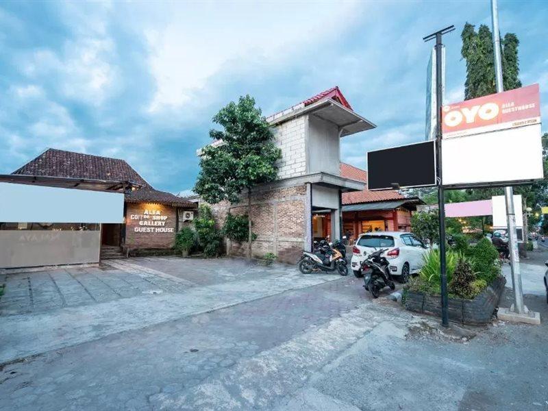 Oyo 2380 Alea Guesthouse Muntilan Dış mekan fotoğraf