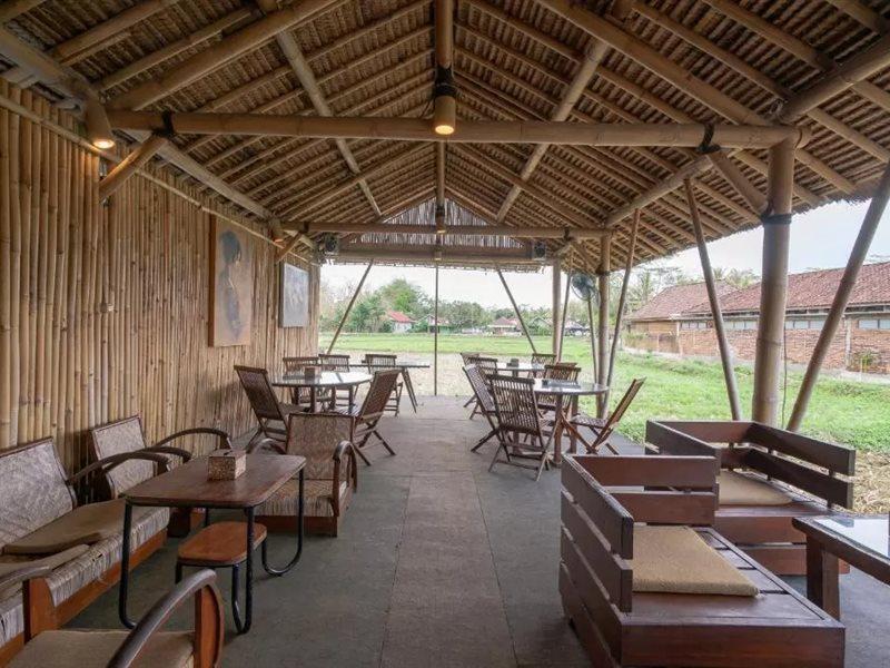 Oyo 2380 Alea Guesthouse Muntilan Dış mekan fotoğraf