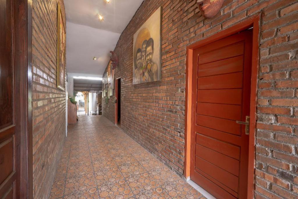 Oyo 2380 Alea Guesthouse Muntilan Dış mekan fotoğraf