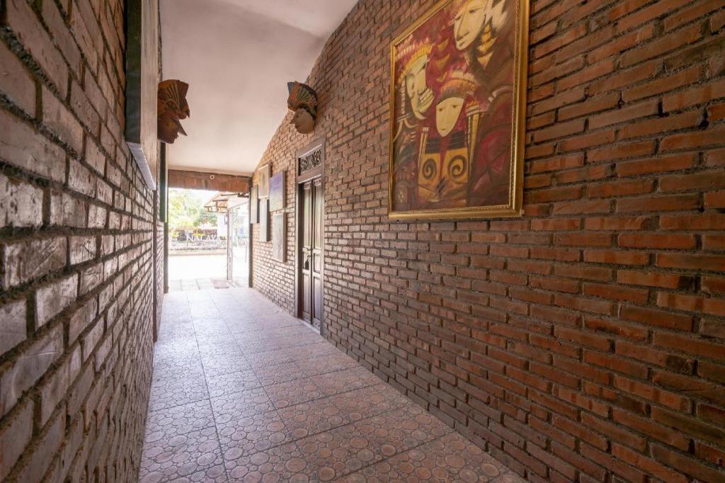 Oyo 2380 Alea Guesthouse Muntilan Dış mekan fotoğraf