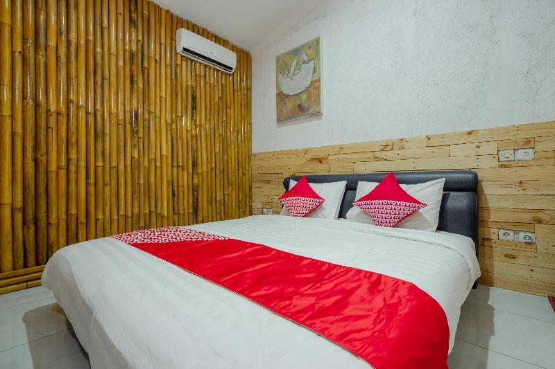 Oyo 2380 Alea Guesthouse Muntilan Dış mekan fotoğraf
