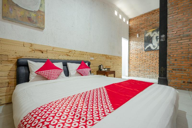 Oyo 2380 Alea Guesthouse Muntilan Dış mekan fotoğraf