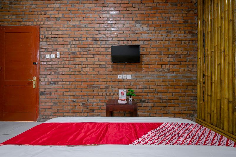 Oyo 2380 Alea Guesthouse Muntilan Dış mekan fotoğraf