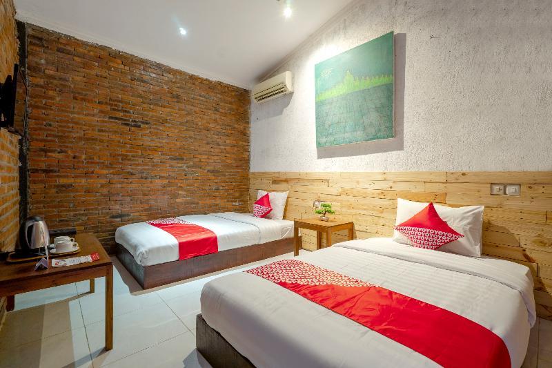 Oyo 2380 Alea Guesthouse Muntilan Dış mekan fotoğraf